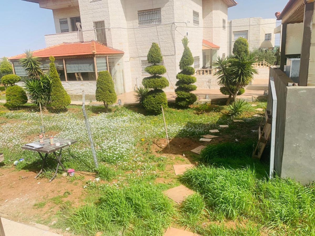 Laura'S Modern Villa Madaba Esterno foto